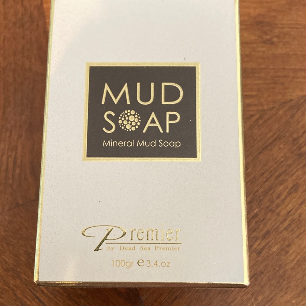 Premier Gold and Cream Mud Soap